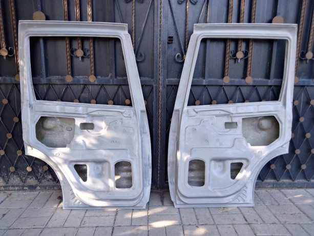 Комплект задних стеклопластиковых дверей для B@3 2123 "Chevrolet Niv@" купить недорого с доставкой в Томилино